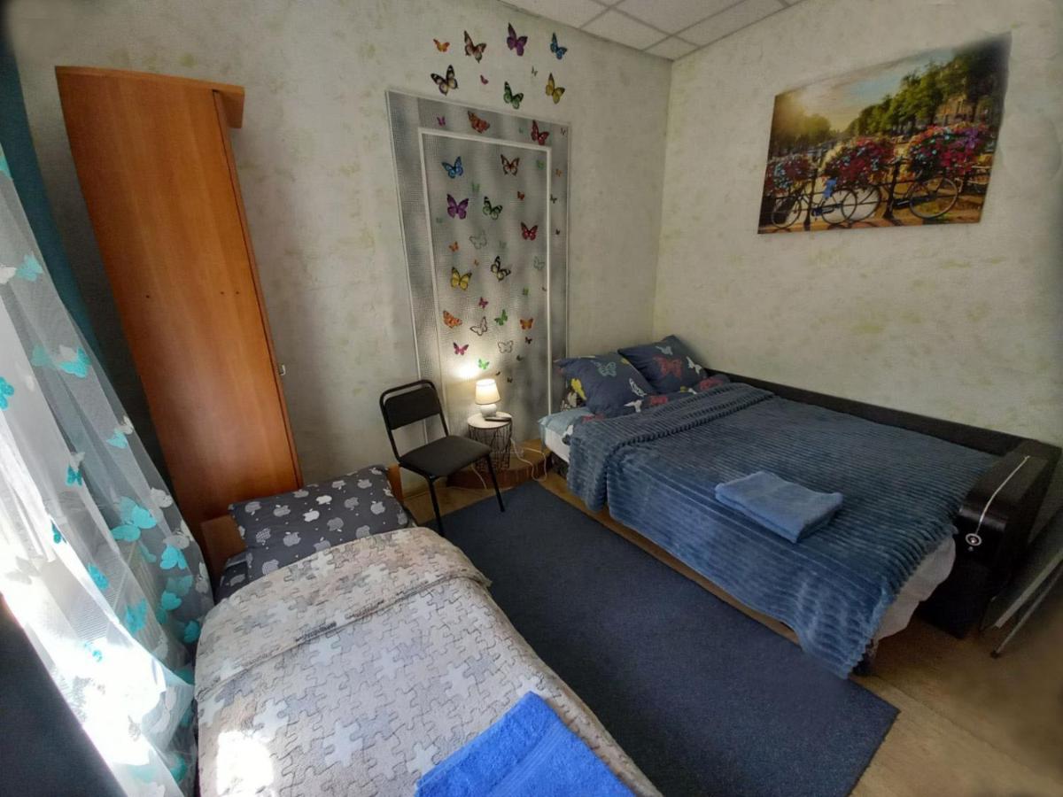 1 комнатная в центре мукачева, улица мира Apartment Mukacheve